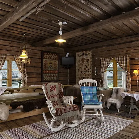 Hevossilta بيت للعطل *